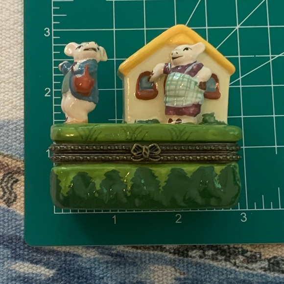3 Little Pigs Trinket Box & Trinket - Picture 12 of 14